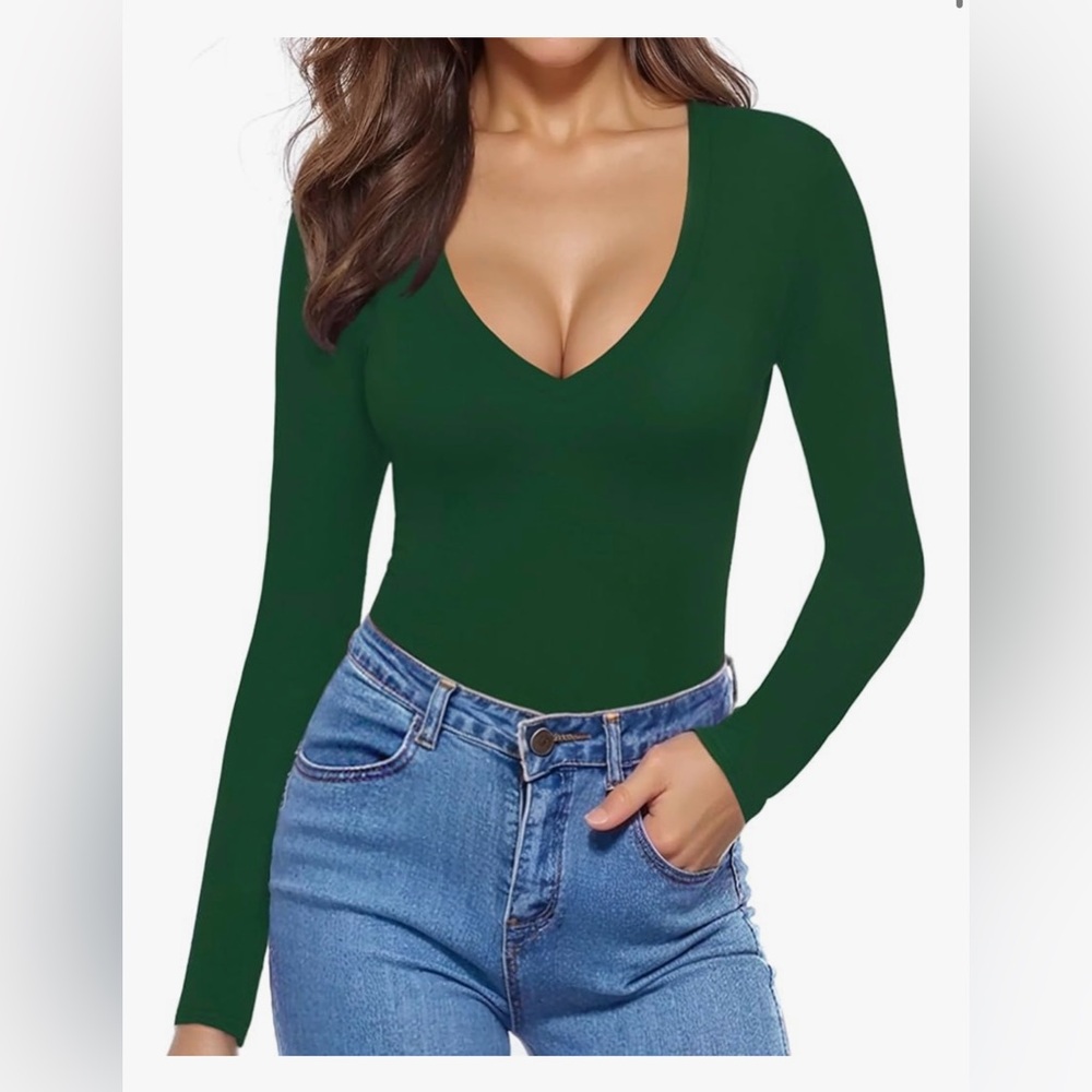 Set of 3 MANGOPOP long sleeve V Neck tees
